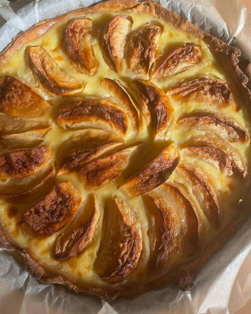 gillespudlowski's tweet photo. Ce matin, cours de tarte aux pommes maison 🍏🍎 #maloloamoi #delice #delicious #yummy #foodpics #foodstagram #instagood #foodforthought #delicious #gourmandise #fresh #tasty #food #foodporn #foodies #pastry #pastryaddict #pastrylover #tarteauxpommes #a… https://t.co/eoGmj1etlL https://t.co/ujJjZQJj34