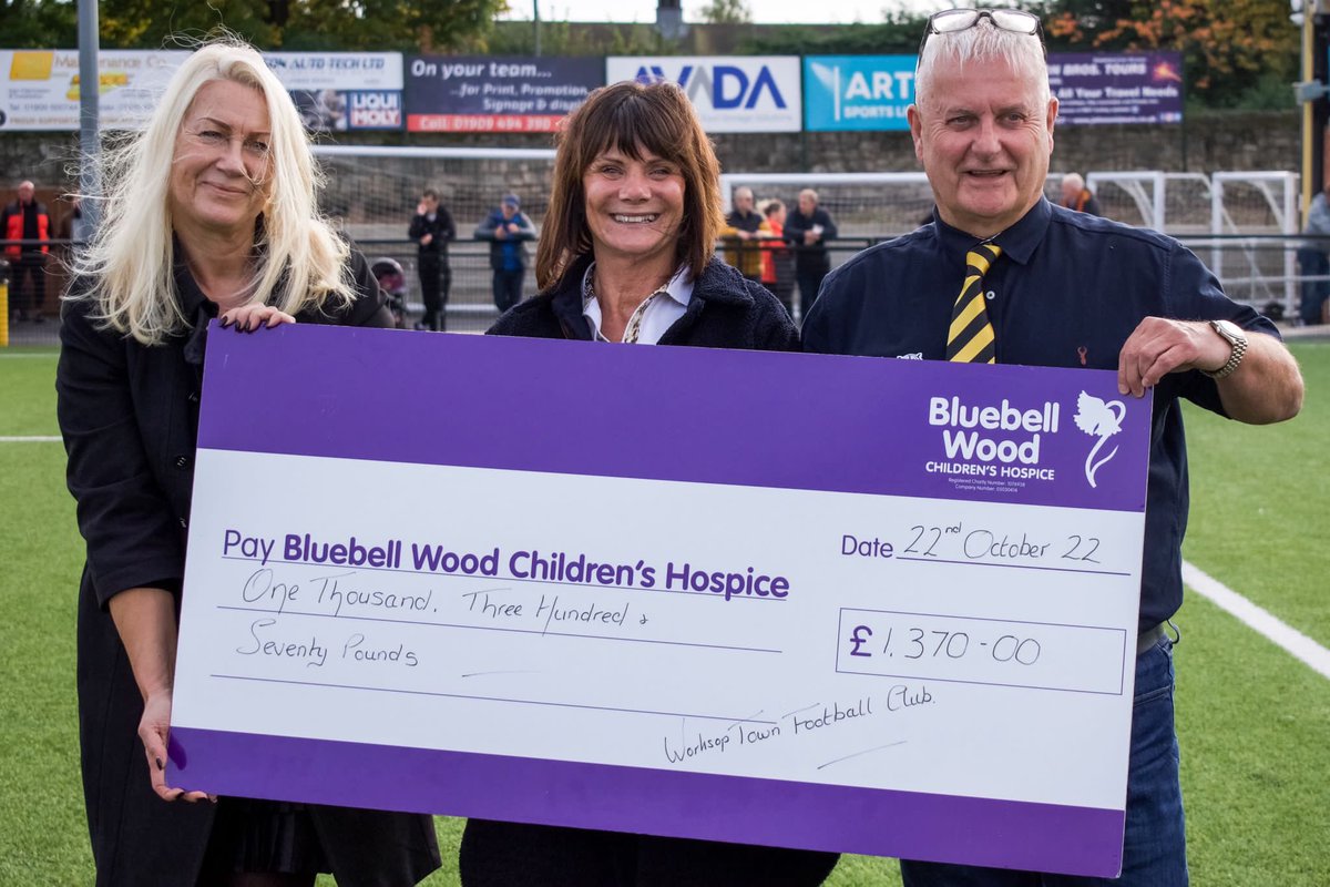⁦@BluebellWoodCH⁩ are very close to our hearts it gives us great pleasure in presenting ⁦@worksoptownfc⁩ share of the gate ⁦@SHCFA⁩ cup v ⁦@StWorksop⁩ we would also like to thank our management players and fans for raising £391.91 at yesterday’s game ❤️