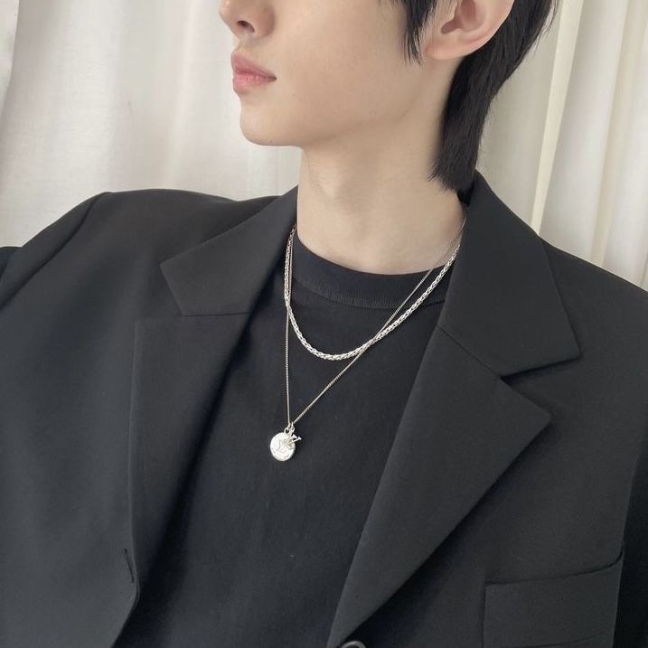 · · two worlds apart
a #jangkku / #baekjangz filo au

wherein :
grace (wy), a spoiled brat gets punished to try and live in her own. by chance, she met a tourist (sh) that will change her, her life, and her passion.