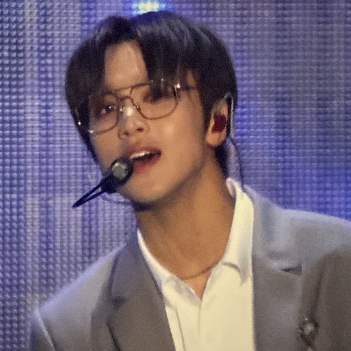 thehaec's tweet photo. haechan looks too good in specs oh GOD….. https://t.co/L20JqvZScL