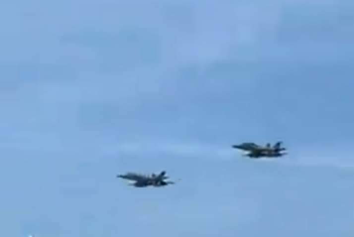AlexMyanmar13's tweet photo. In SinKoneTai vlg, MoeTar area in Kachin State's Shwegu tsp, 12-yr-old girl was killed &amp; a man got critical injury as 7 military vessels carrying military supplies, that came up from Katha to Shwegu-Bhamo, fired artillery shells along their way at ar 10am on Oct 23
#2022Oct23Coup https://t.co/uNNS90ilUA
