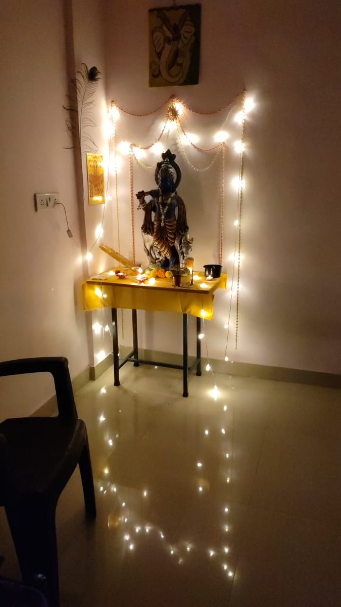 rathor_andy's tweet photo. Those small gesture by your close ones is what makes you feel that u belong. Thank you @KudiPatakhaa (P) for going all the way to my apartment and lit bulbs & candles. It was such a surprise & pleasure 🌸😍.
#gratitude 🙏
#TwitterFriendship
#Pune https://t.co/9pcOxA0Jrq