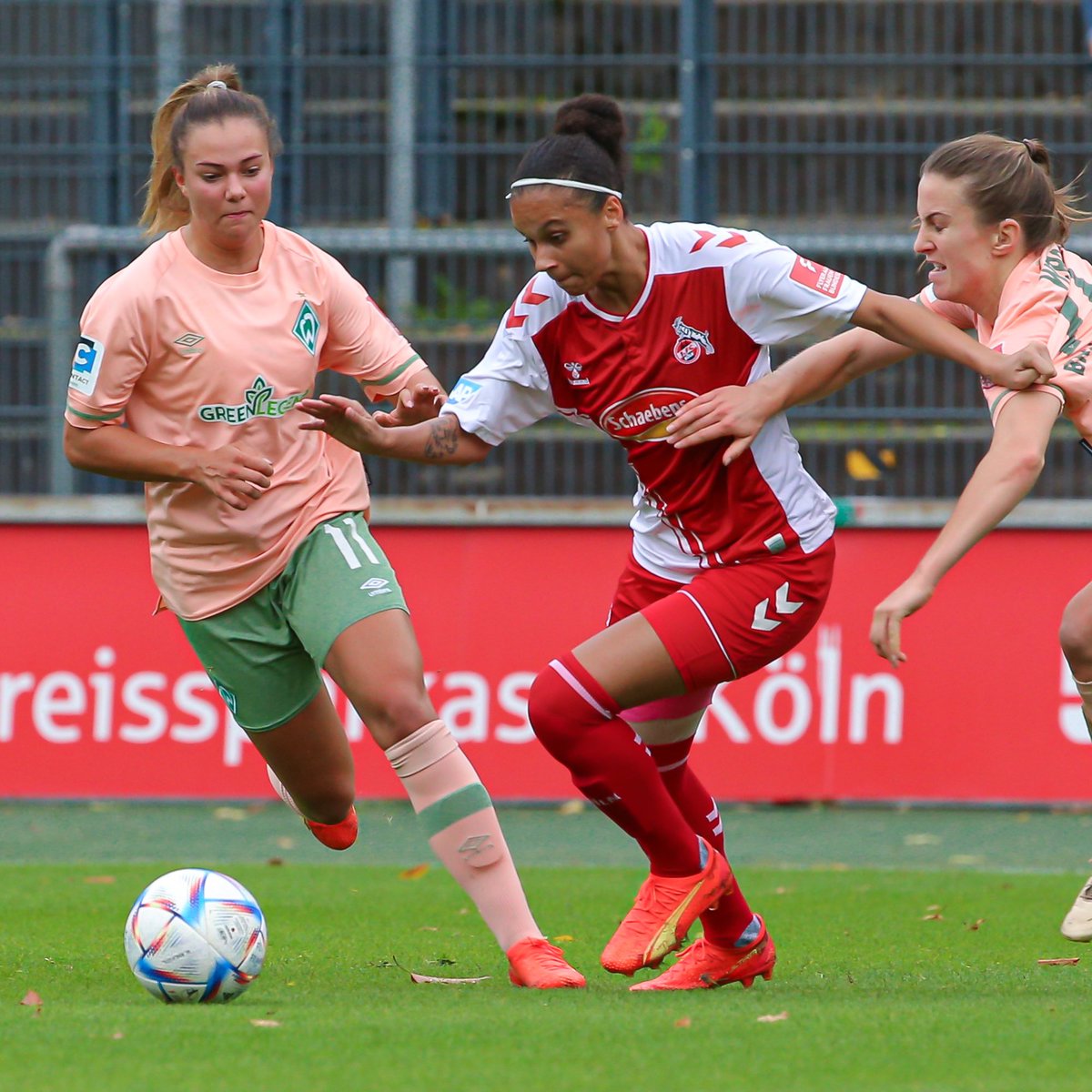 werderfrauen's tweet photo. ⏱ 46. Min
Weiter alles reinhauen, SVW!
Köln wechselt doppelt:
➡️ #Zawistowska & #Gavric
⬅️ G. #Puntigam & #Bienz
#KOESVW 1:0 | #Werderfrauen | #Werder | #DieLiga https://t.co/3cWrBMnE9I