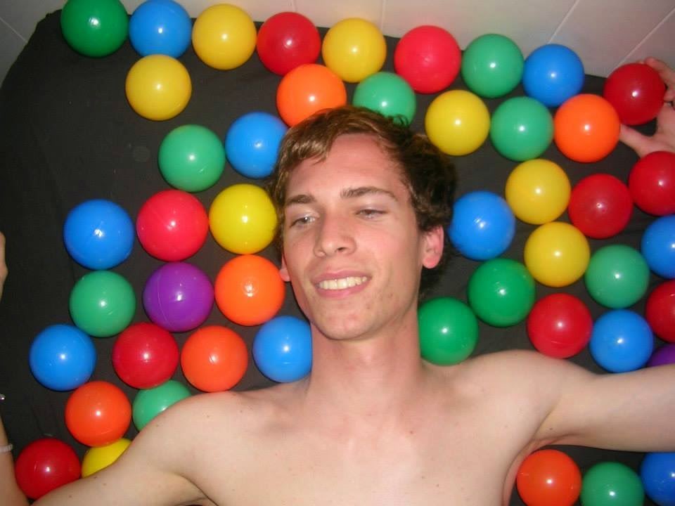 tickerbroken's tweet image. 