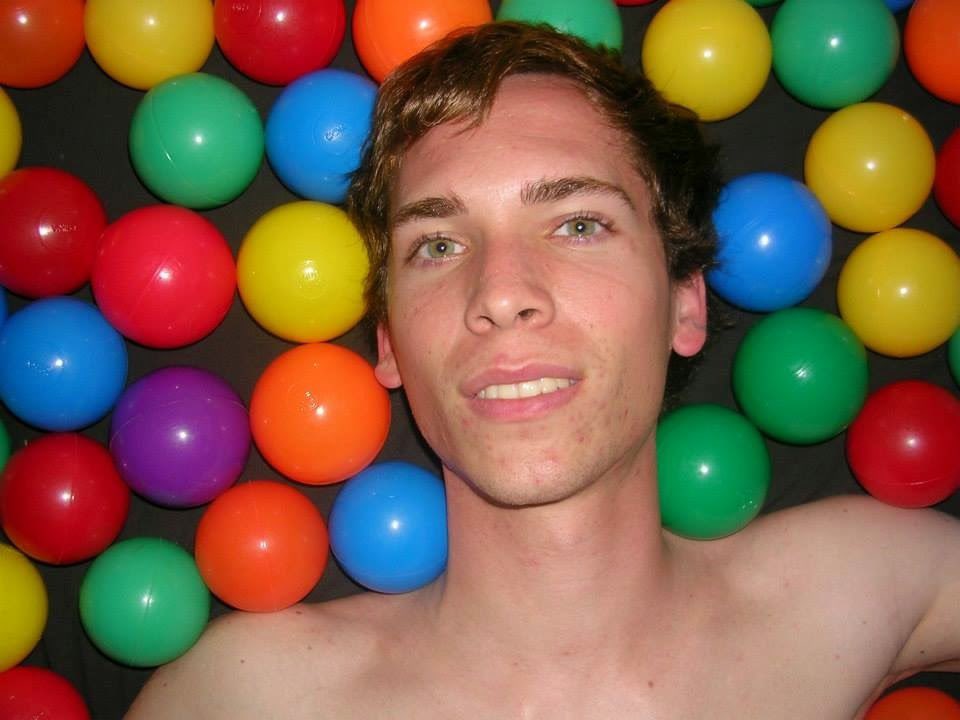 tickerbroken's tweet image. 