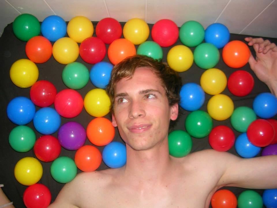 tickerbroken's tweet image. 