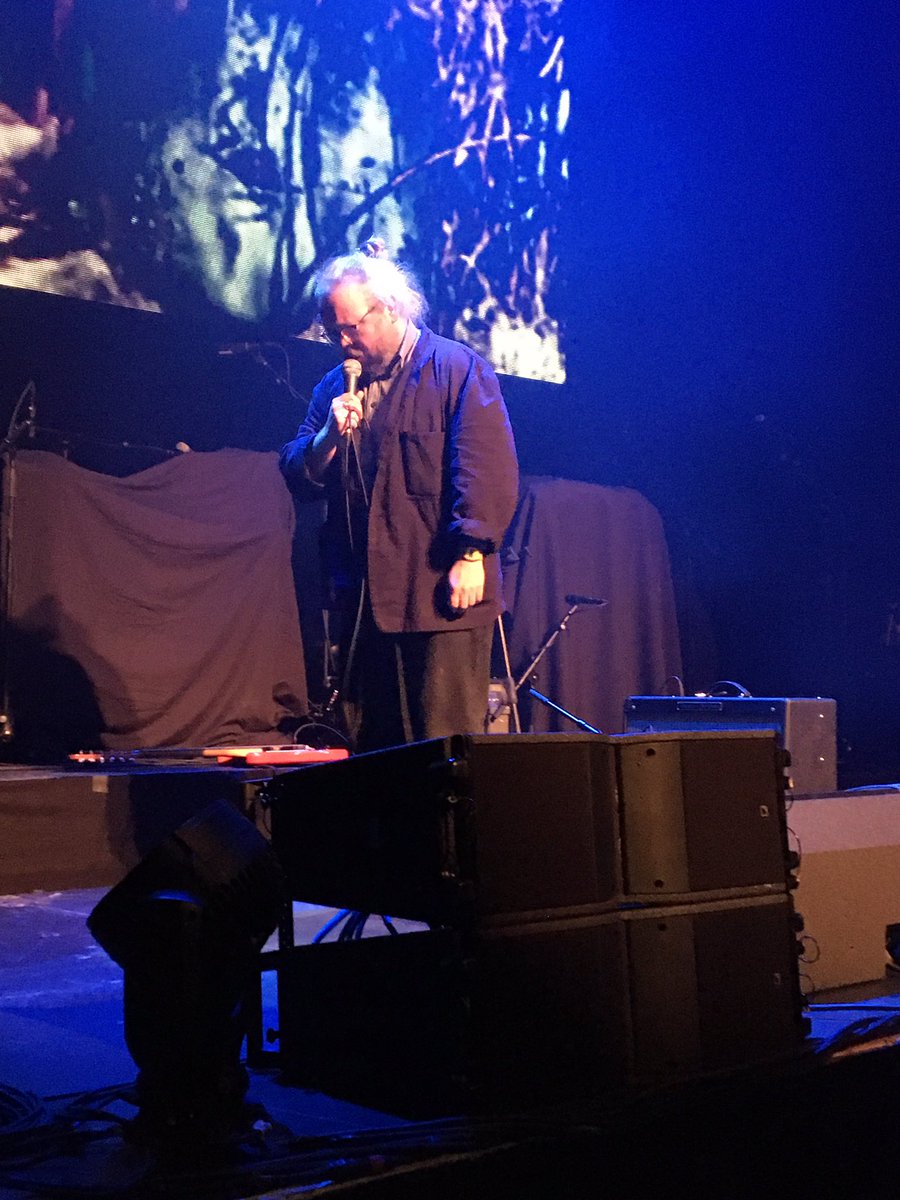spinal_bap's tweet photo. The mighty Richard Dawson opening for Pavement last night @RoundhouseLDN #RichardDawson #Pavement #Roundhouse #London #FolkJam @richarddawson12 @dronecoma @pavement_band @Dominorecordco https://t.co/cgccfiYry6
