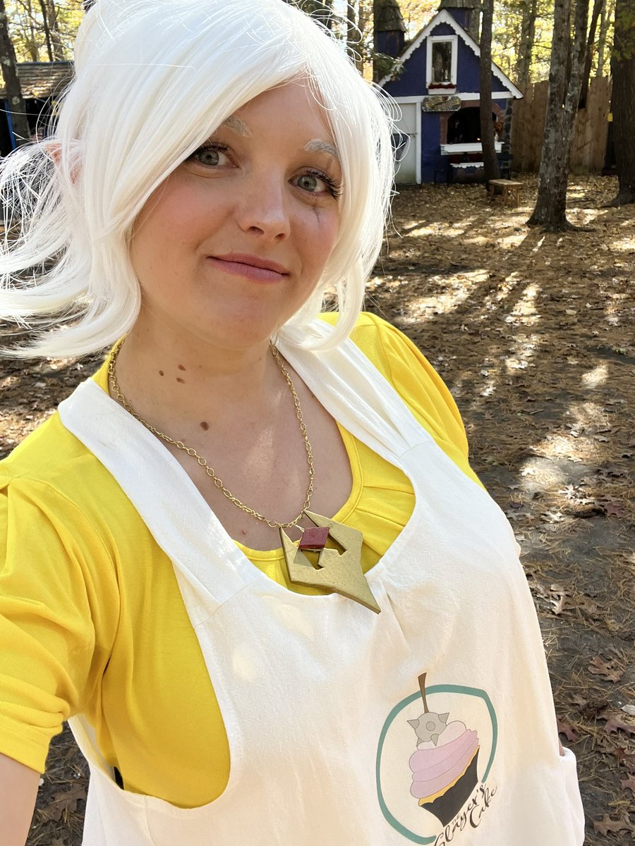 Super proud of my last minute #PikeTrickfoot cosplay for #KingRichardsFaire yesterday! 

Pike was created by @TheVulcanSalute for <a href="/CriticalRole/">Critical Role</a> 

<a href="/NECritters/">New England Critters</a> <a href="/CritRoleCosplay/">Critical Role Cosplay</a> #TheSlayersCake