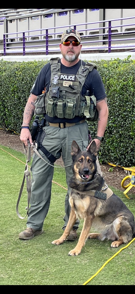 Thank you ⁦<a href="/ECUPolice/">ECU Police</a>⁩ for working for our #safety during ⁦⁦<a href="/ECUPiratesFB/">ECU Football</a>⁩ dames. I know the hard work your whole team puts in weeks before #KickOff because #ISeeYou #ItTakesAVillage 🏈🏴‍☠️⁦<a href="/EastCarolina/">ECU</a>⁩