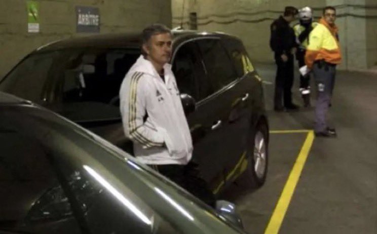 TheMudrykWay's tweet photo. Arteta waiting for Robert Jones after that corruption https://t.co/FgYchid8MH