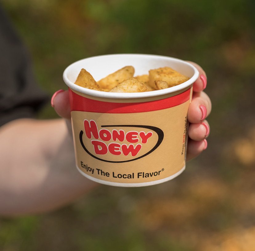 Have you tried our roasted potato cup? It's the perfect side to any of our breakfast sandwiches 🥔 
⠀⠀⠀⠀⠀⠀⠀⠀⠀
#HoneyDewDonuts #NewItem #BreakfastPotatoes #Potato  #NewEnglandDonuts #NewEnglandCoffee #CoffeeAndDonuts