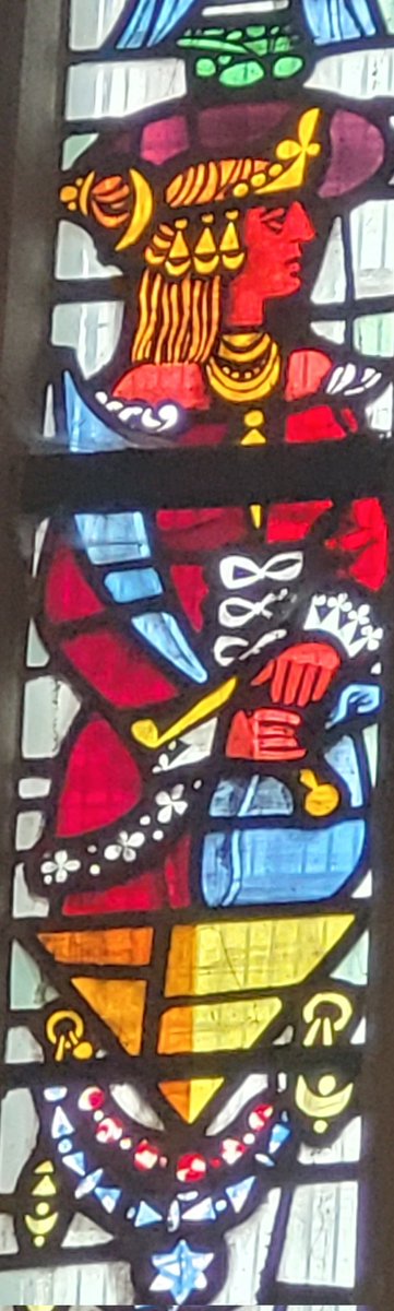 AlabasterMiss's tweet photo. Beautiful figures of saints & biblical figures at the edges & a pair of censing angels at the top #HarryStammers #StainedGlassSunday #stainedglass https://t.co/44E247O5Hj