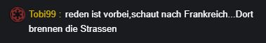 In #Plauen hat wohl ein Trommler gegen Auflagen verstoßen - die Polizei greift ein und 'das Volk' ist außer sich.🤦 Auch die Kommentare im Stream sind sehr deutlich. Einige #QuerdenkerSindTerroristen