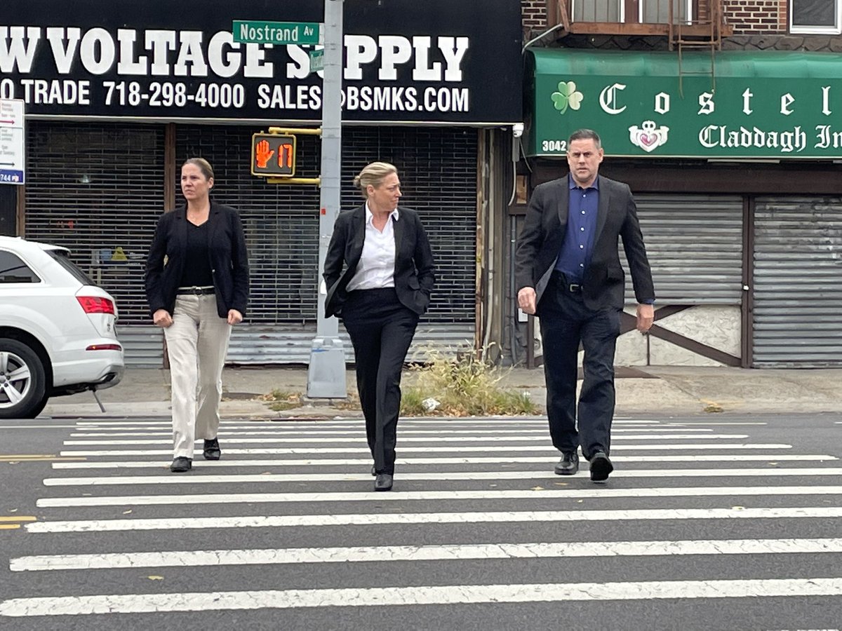 .@EspositoforNY, Lee Zeldin’s running mate, arrives in Brooklyn for a GOTV rally with @InnaVernikov #NYGov