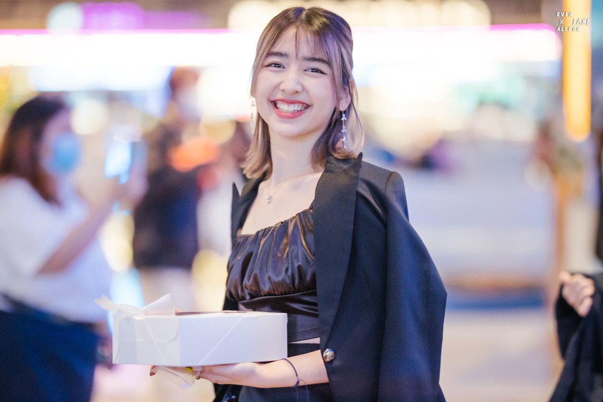 everjane_'s tweet image. ขอบคุณสำหรับทุกอย่างเลยนะ  🤍
ตั้งแต่วันแรกจนถึงวันนี้ 
ภูมิใจในตัวเธอมากๆนะ 

#JaneBNK48