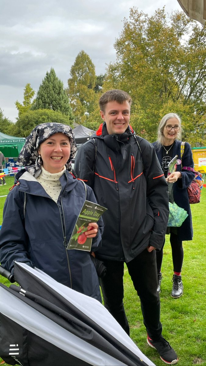 We’ve had an apple-solutely fantastic Apple Day! 😉🍎☺️ The rain stopped, the sun came out & the atmosphere has been fantastic! Thank you everyone for coming and to our stall holders, staff & volunteers for making this year’s Apple Day so special 🍎💚🥰