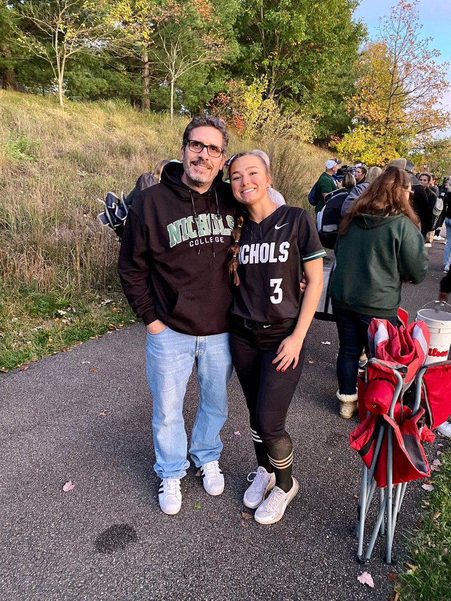 emmakwest's tweet photo. fall season ✅ https://t.co/FW7k0IUNZr