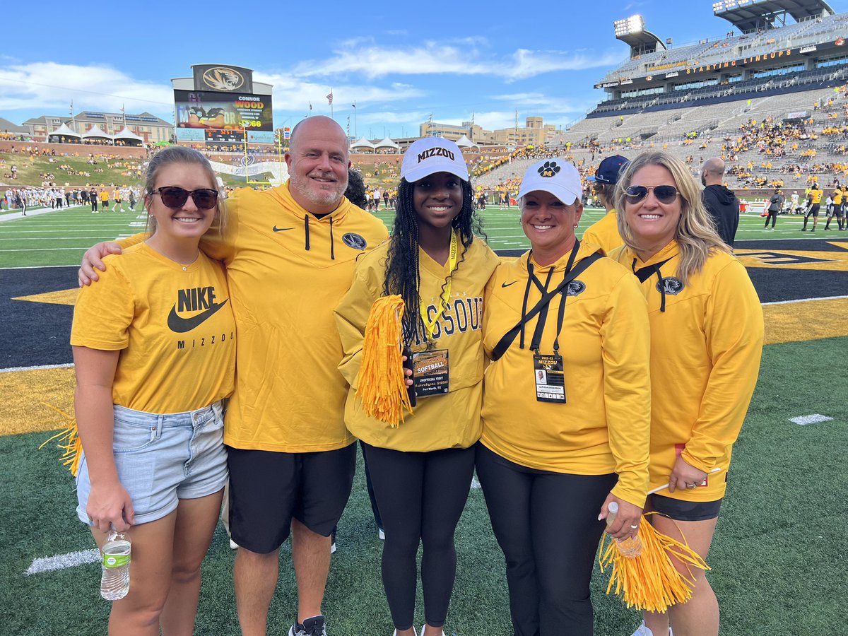 Saniya Hill tweet media