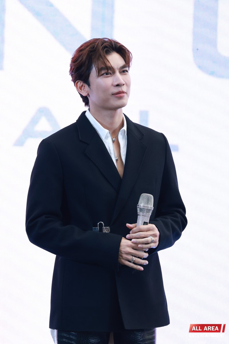 “มิว-ศุภศิษฏ์” จัดงานแถลงข่าวเปิดตัวเพลงใหม่ “TURN OFF THE ALARM” พร้อมเรียกเสียงกรี๊ดแบบคุณสองได้ “SUHO EXO” บินลัดฟ้ามาเซอร์ไพรส์แฟนคลับ (1)

#MewSuppasit 
#MewSuppasitStudio 
#TURNOFFTHEALARM 
#TurnOffTheAlarm_OUT