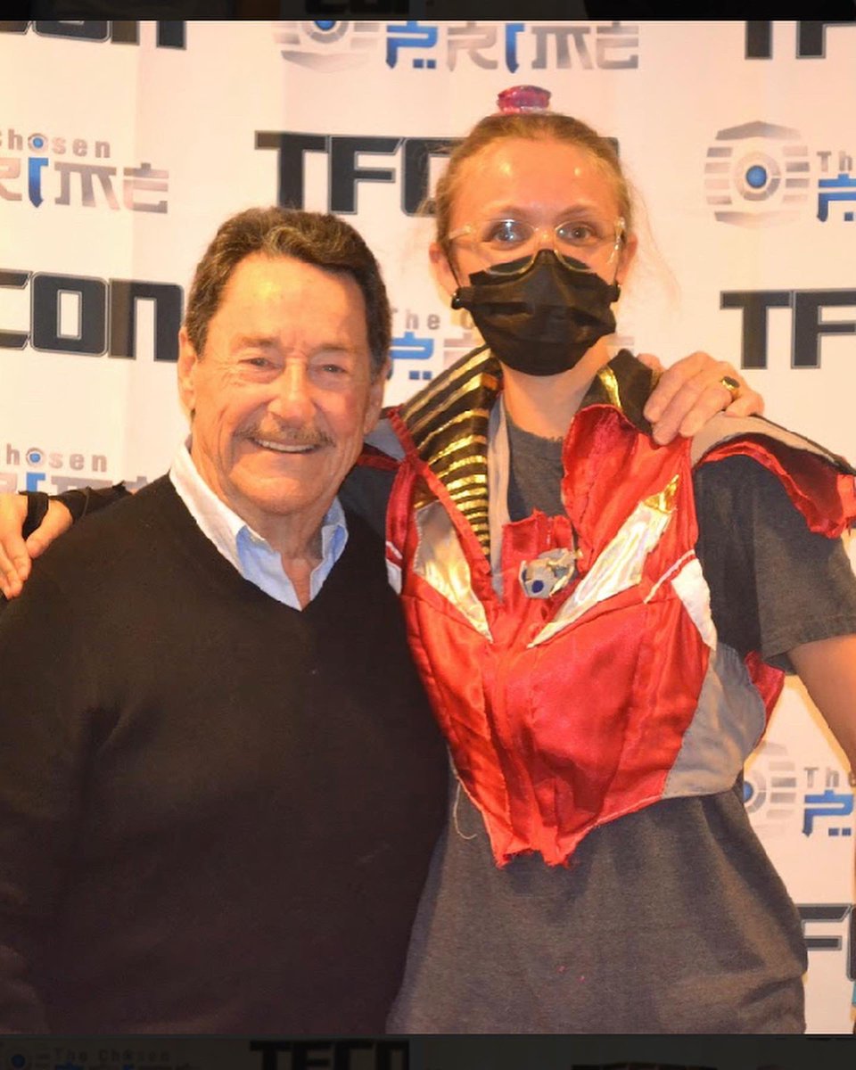 RodwingV's tweet image. 💖I GOT TO MEET MY HERO THE VOICE OF MY ROLE MODEL, PETER CULLEN!!!💖

*happy Knockout and Scraplet noises*