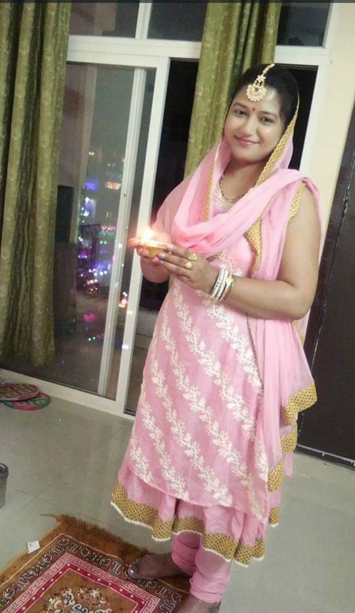 jha_bhabya's tweet photo. Chhoti diwali ki hardik 🪔🪔🪔🪔
 shubhkamnaye hum sbhi ko 🌹🌹
#Diwali2022 #diwalivibes #Throwback #photo #hellotweeter https://t.co/BRadkLUPHz