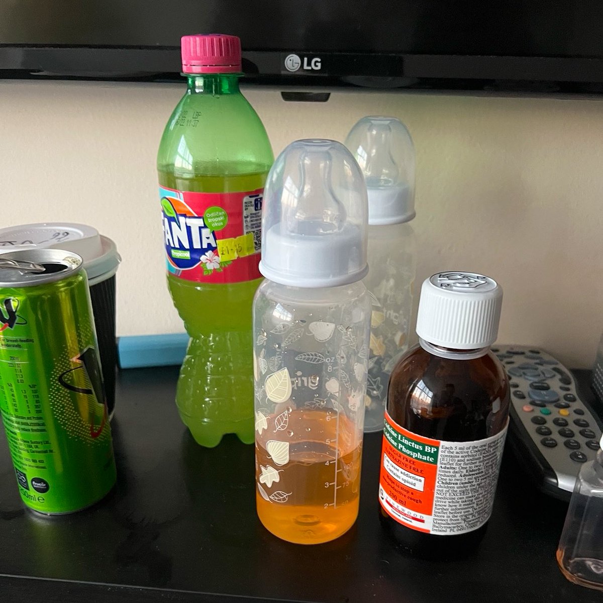 1fluttermane's tweet photo. Fuckit scoring pouring a4 of pinewood🇮🇪 in the galarian fanta 4the agency @Thunderblunder7 100k YTsub celebration💰$p200 cup cuz you know the doctor provides @JoeyPokeaim MD😈#clickx #ggwp🥳 🪜🪅🪅🪅 https://t.co/WrnB97Eoal
