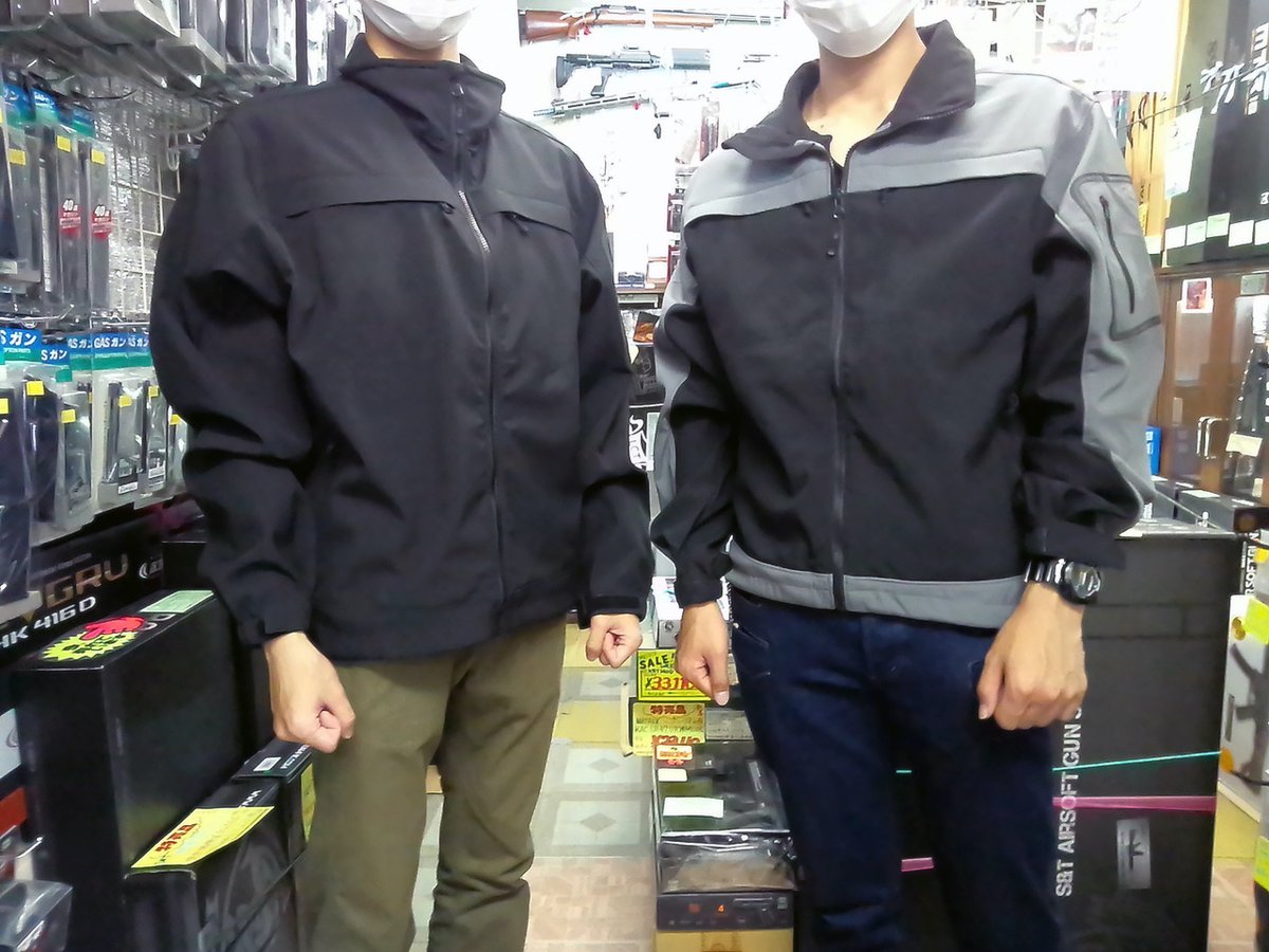 TakeshiHirayam6's tweet photo. 本日は 5.11TACTICAL の Chameleon Soft Shell Jacket をお二人にご購入頂きました! カッコ良く着こなして頂けて嬉しいです!そして感謝! #511Tactical #military #ミリタリー #SoftShellJacket #ソフトシェル #タクティカル #511タクティカル https://t.co/c2kavSYuC0