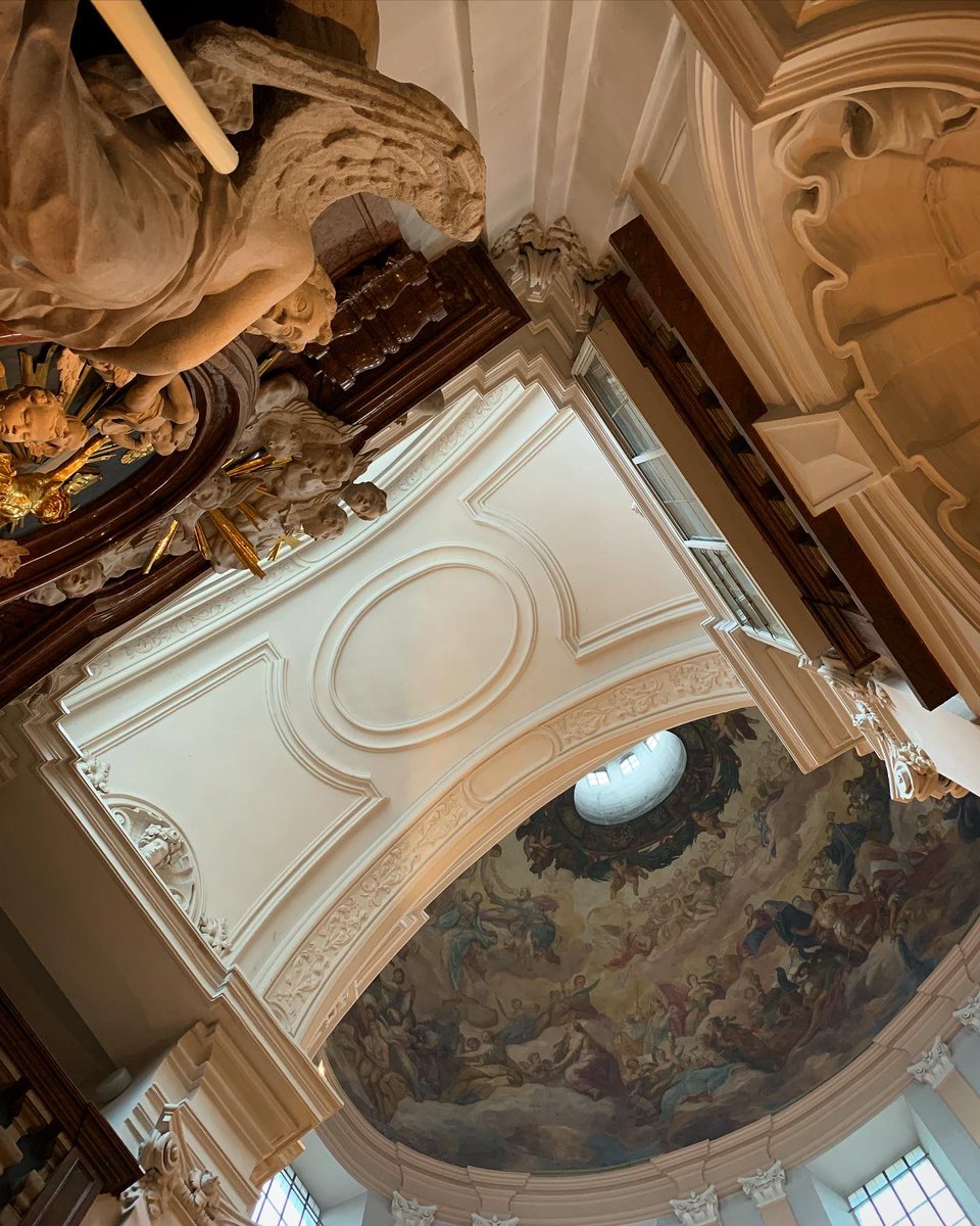 AndreaComisi's tweet image. Above or below. Right or left.

Look where you want: in #Salzburg you will find only beauty ✨

Photographs from: Franziskanerkirche, #DomSalzburg, Schloss Leopoldskron, #DomQuartier and Dreifaltigkeitskirche 🇦🇹

#VisitSalzburg #VisitAustria
#Austria #LoveSalzburg