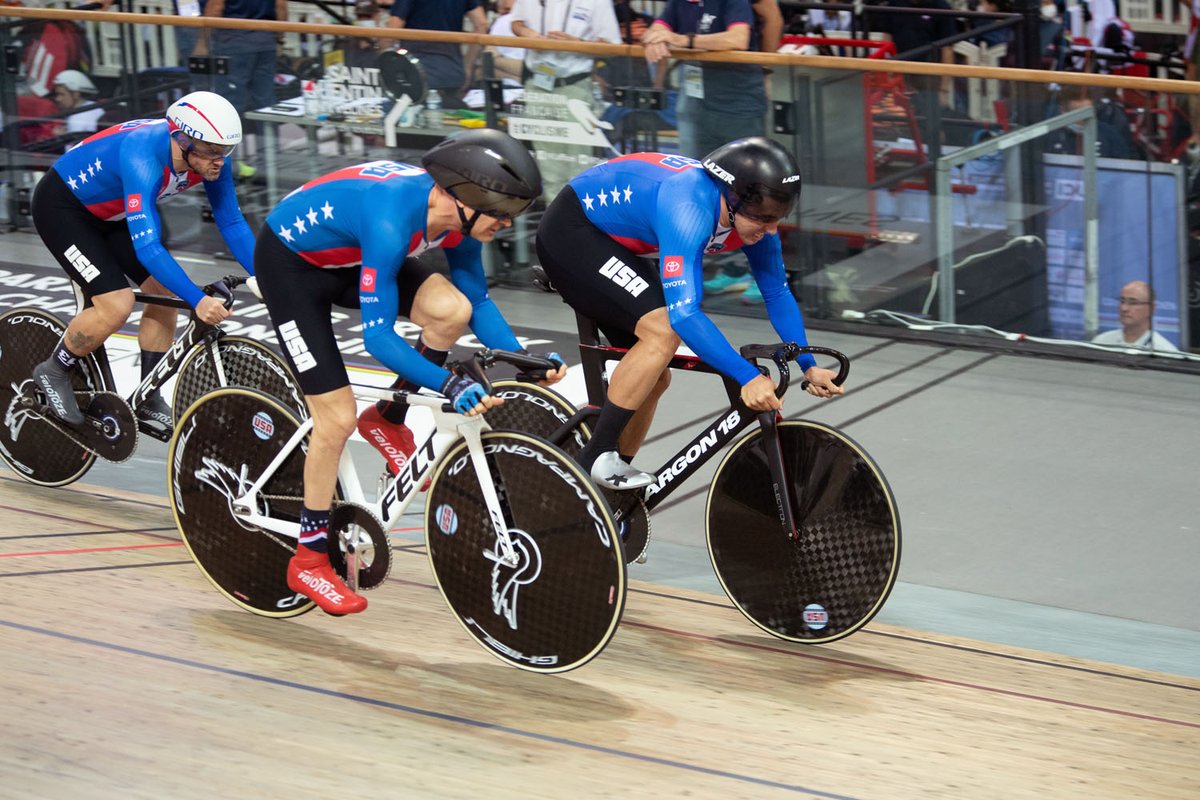 usparacycling's tweet photo. That's a wrap 🎬

Racing concluded with the team &amp; tandem sprints today. Team USA collected 12 medals at the 2022 UCI Para-cycling Track World Championships, led by 3 apiece from @sammiecranks, Aaron Keith and @_clarabrown! 

We had five athletes make their track worlds debuts 👏 https://t.co/89VIBzROlb