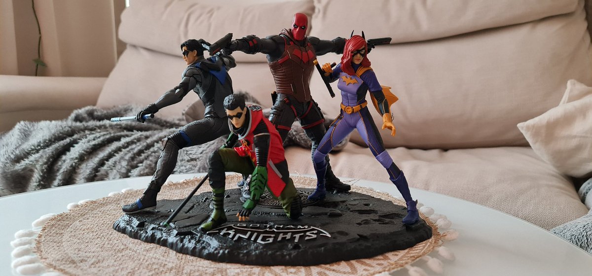 michirage's tweet photo. Continuing @GothamKnights having a blast playing with redhood 🦇
Join us here📺:  https://t.co/xBKPHqQDRH

#GothamKnightsSponsored | @Mi5Coms @Mandoodles https://t.co/cOmWwxv87U