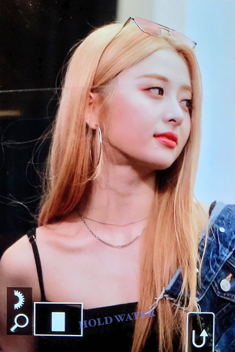 221023 M2U RECORD #LE_SSERAFIM #르세라핌 #허윤진 #윤진 #ANTIFRAGILE