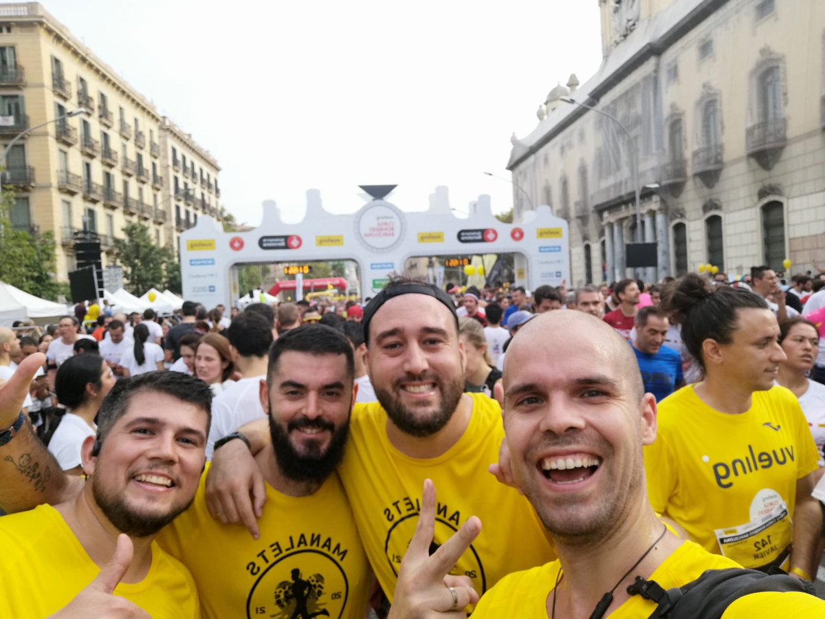 Ho hem aconseguit! Una més al serro, que n’aprenguin! <a href="/cursadebombers/">Vueling Cursa Bombers Barcelona</a> 
Som Manalets 〽️
#unaformadevida