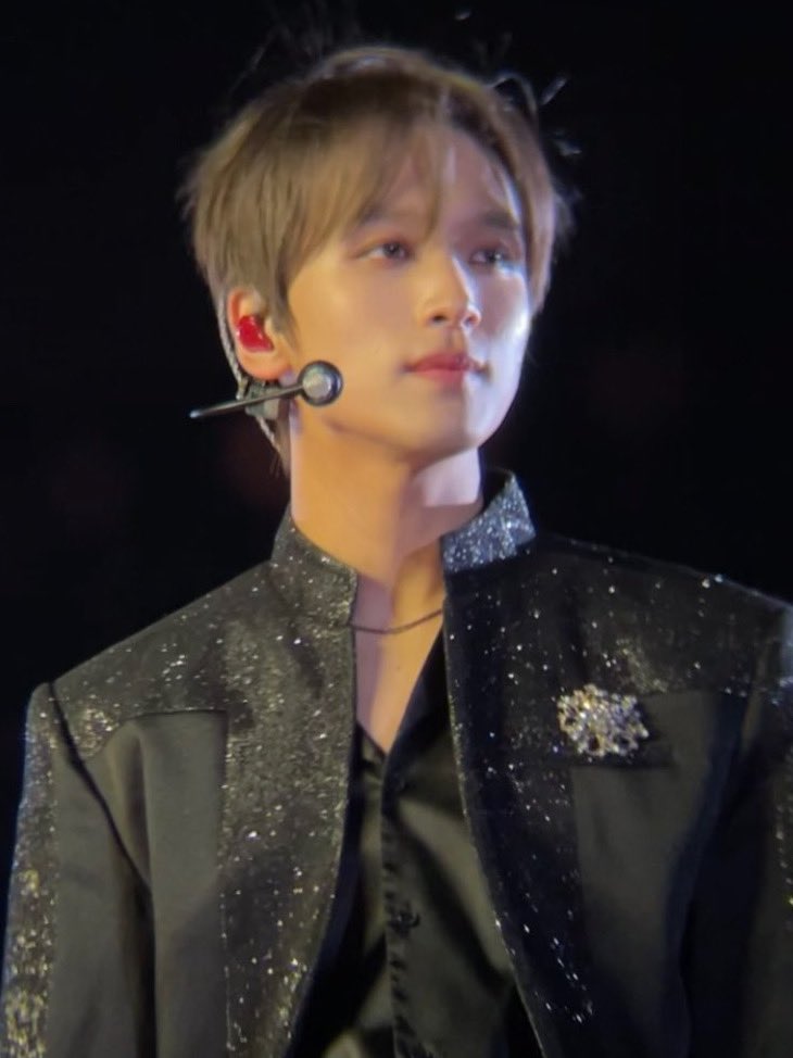 LHCLOOKS's tweet photo. haechan is out of this world https://t.co/PloBix8pWn