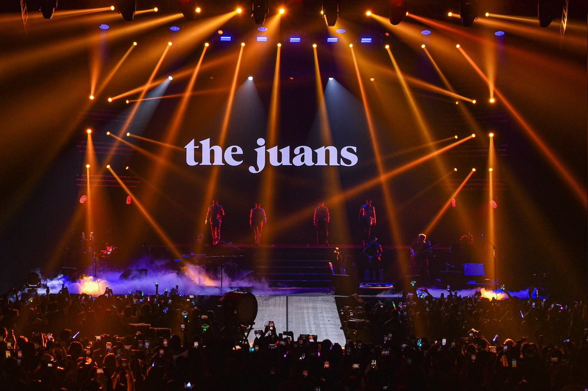 TheBigDome's tweet photo. Presenting @TheJuans_BAND!!! What an opening 🙌🏻

📸 Bruce Casanova

#TheJuansReadyForAraneta #TheJuansAtTheBigDome #TheJuansLiveInAraneta https://t.co/70rezApDga