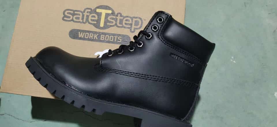 The first layer of leather high-top shoes is cheap and quality is ok $29 a pair