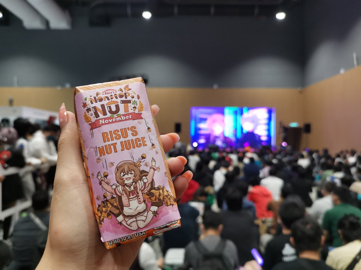 yushirocos's tweet photo. @ayunda_risu @moonahoshinova @hololive_Id

❤️ Thank u for the appearance in Malaysia #TAGCC2022 tdy!! Got my risu nut juice and I'm ready for non stop nut November 👍 I teared up watching the performance.. Thank u for being in Msia, Otsukareee

#hololive #vtuber #moona #ayunda https://t.co/iPQS8pw5lN