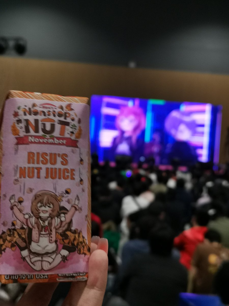 yushirocos's tweet photo. @ayunda_risu @moonahoshinova @hololive_Id

❤️ Thank u for the appearance in Malaysia #TAGCC2022 tdy!! Got my risu nut juice and I'm ready for non stop nut November 👍 I teared up watching the performance.. Thank u for being in Msia, Otsukareee

#hololive #vtuber #moona #ayunda https://t.co/iPQS8pw5lN