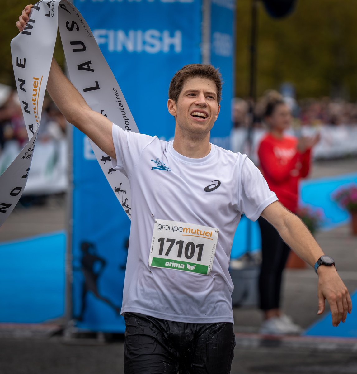 Marathon: victoire de Manuel Hügli en 2h37'29

Top 5 Marathon hommes
1. Manuel Hügli (Laufen) 2h37’29
2. Marco Chesi (Crissier) 2h38’29
3. Roland Turnell-Ritson (GBR/Lausanne) 2h39’22
4. Alessandro Santini (Soregno) 2h39’48
5. Kaz Verstraete (BEL/Vevey) 2h39’49