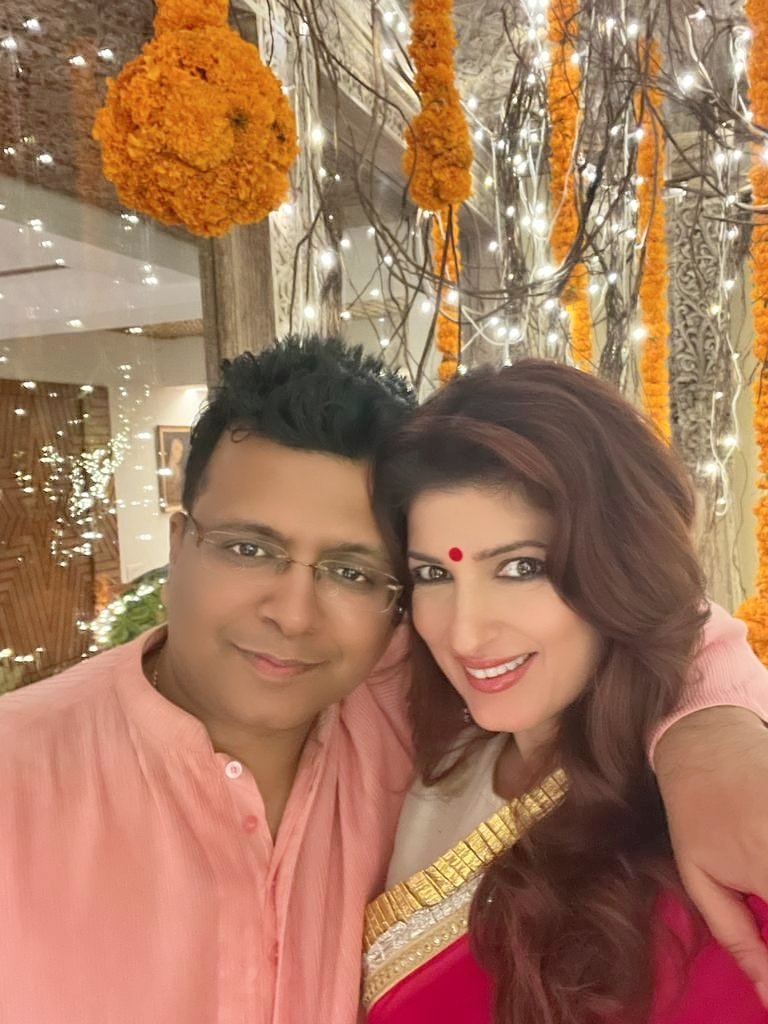 My dearest @mrsfunnybones is in #mumbai briefly for #Diwali, before she returns to #London to continue her Master's in Creative Writing. Saw her in a sari after ages, glowing. She's beautiful inside-out. ❤