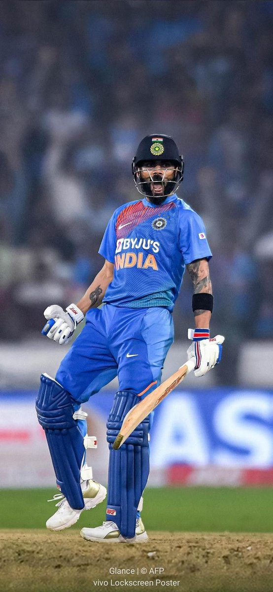 sumeettiwari17's tweet photo. King is always king 👑

#ViratKohli
#INDvsPAK2022 https://t.co/ZBRwdEeswB