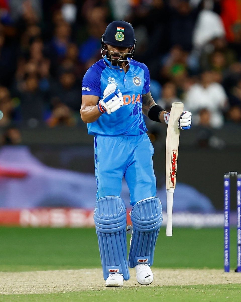 SidharthBodke's tweet photo. The KING is back 🇮🇳🇮🇳🇮🇳 #ViratKohli
#India 
What a win for #TeamIndia 
#T20WorldCup2022 #INDvsPAK2022 https://t.co/wcrq6EjONg