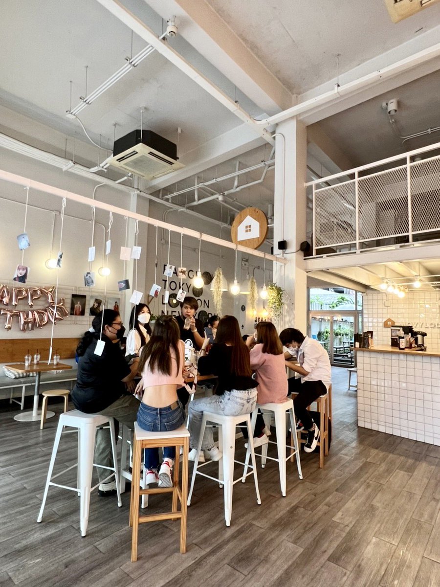 movylodge's tweet photo. HAPPY MINNIE DAY &amp; MINI GALLERY 🎀🐭

Date : 22 - 23 October 2022
Time :  10:00 - 18:00
Cafe : @movylodge 
Location : BTS Ratchathewi Exit 4 , BKK

 #MINNIE #민니 #여자아이들  #GIDLE  #Yeobunclub_event #movylodge #movycafe #eventcafe https://t.co/JcT5vRXvX5