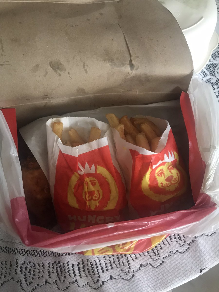 @HungryLionSA Blessed my family with festive feast yesterday #Hungrylikealion bigger pierces and fresh chips are out of this world♥️♥️♥️♥️