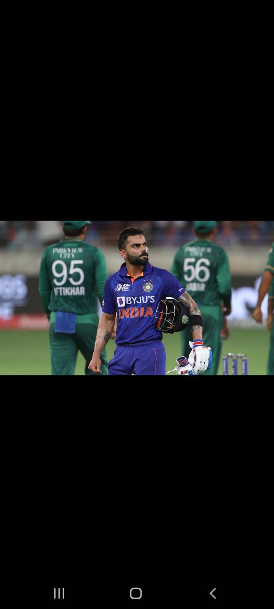 baazbruh's tweet photo. @iramizraja was this 82* fixed in today's IND vs PAK 🤣 #bowdowntotheking @imVkohli 👑 #INDvsPAK #T20worldcup22 #indvspakmatch https://t.co/G4ZpTakKSh