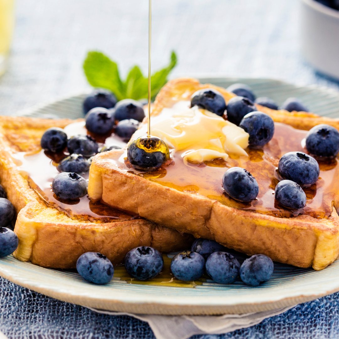 The best way to spend your Sunday morning? Baking of course! We love this French Toast recipe by @forkknifeswoon - Is it safe to call this "healthy" French Toast?? We'll let you decide 😉
Get the recipe via the link in our bio! Happy Sunday baking, y'all! ☀️