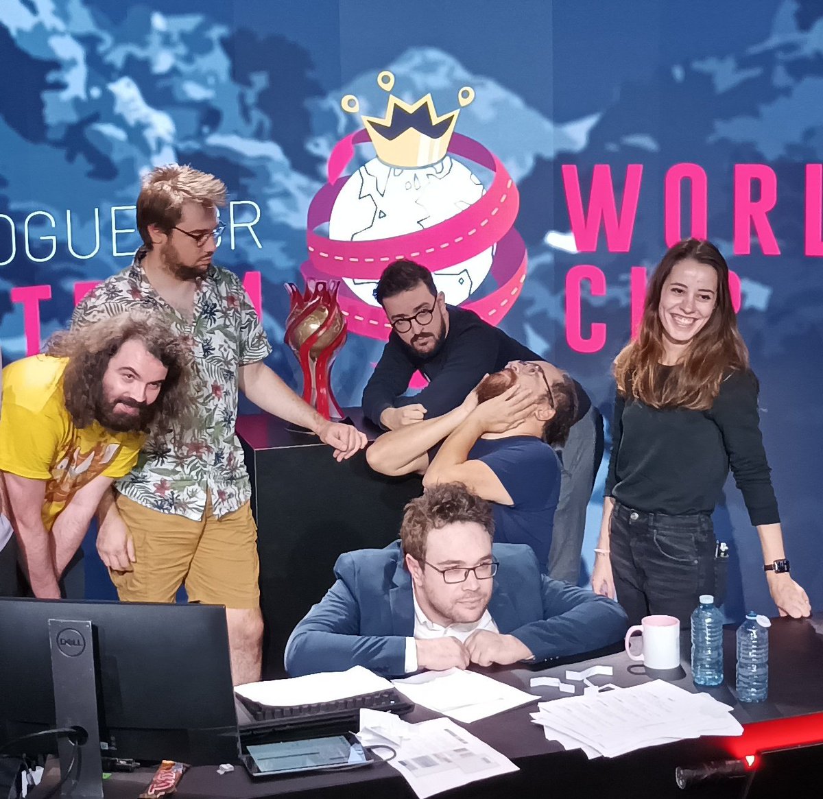 Geoguessr Team World Cup (@geotwc) on Twitter photo Ça y est c'est fini la coupe du monde #gtwc première édition ! 🥹
C'était juste incroyable. Ça n'aurait jamais existé de cette façon sans Mr <a href="/MrAntoineDaniel/">Pas Antoine Daniel</a> et ses casteurs d'exceptions. Merci à lui pour son implication dans le projet et l'envergure qu'il lui a donné! ❤️ Ça y est c'est fini la coupe du monde #gtwc première édition ! 🥹
C'était juste incroyable. Ça n'aurait jamais existé de cette façon sans Mr <a href="/MrAntoineDaniel/">Pas Antoine Daniel</a> et ses casteurs d'exceptions. Merci à lui pour son implication dans le projet et l'envergure qu'il lui a donné! ❤️