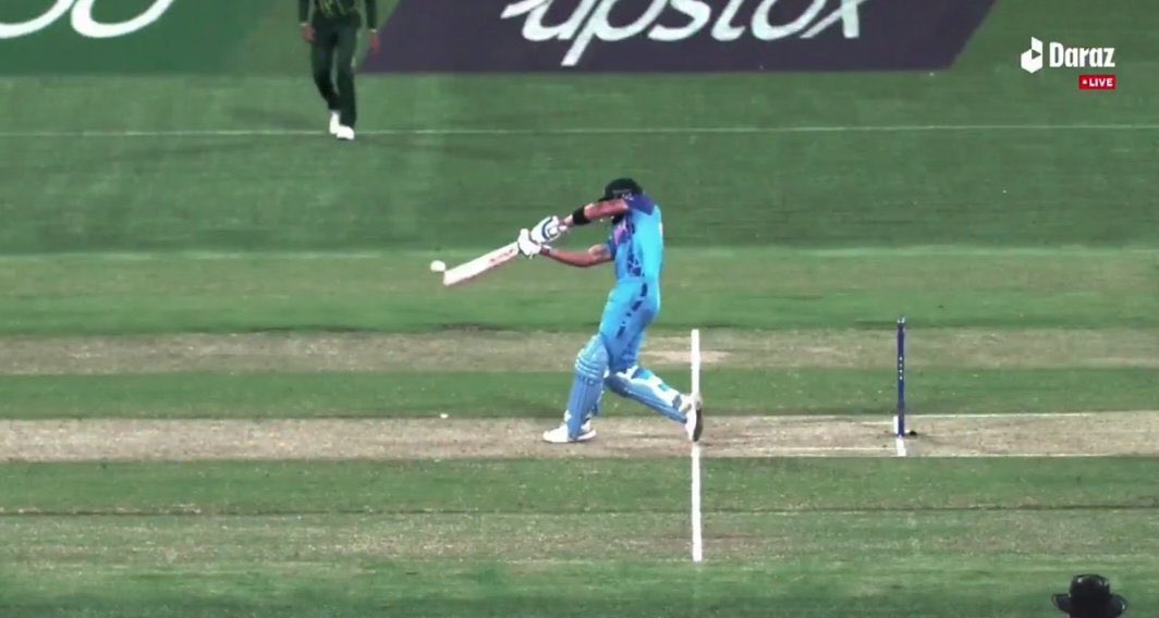 A foot outside the crease, never a no ball. absolute disgrace. A big crime. #T20WorldCup    | #INDvPAK