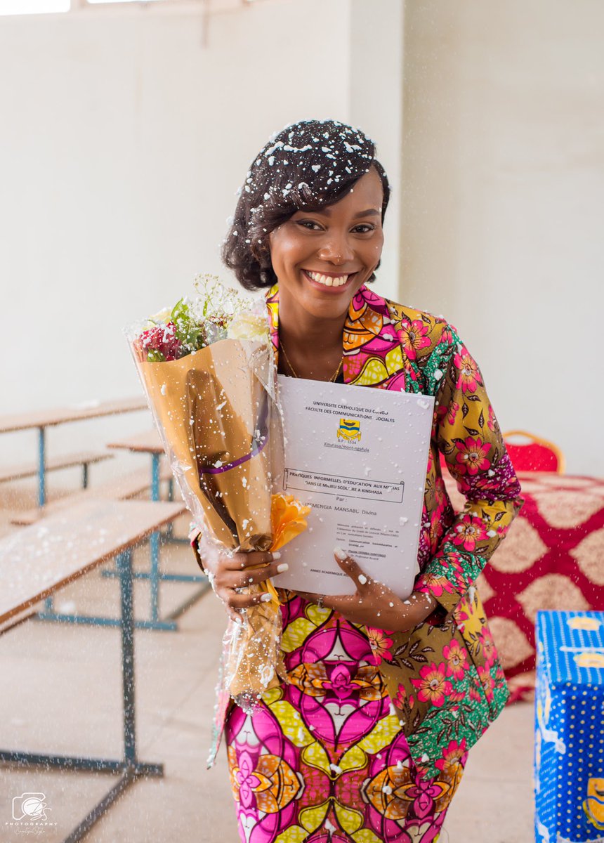 DIzemengia's tweet photo. le cœur de l’éducation c’est l’éducation du cœur !

Bac+5 🎉 licenciée en communication socio-éducative et stratégique 🎉 https://t.co/xunWRXf6RY
