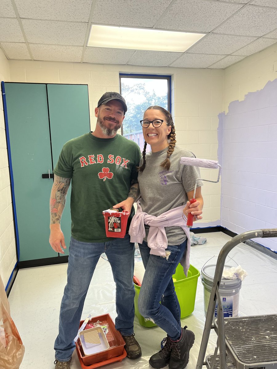 SchoolTreakle's tweet image. Members of the Treakle beautification committee painted the student bathrooms and calm down room Saturday morning so more of our student spaces reflect #TreaklePride! 💜💜