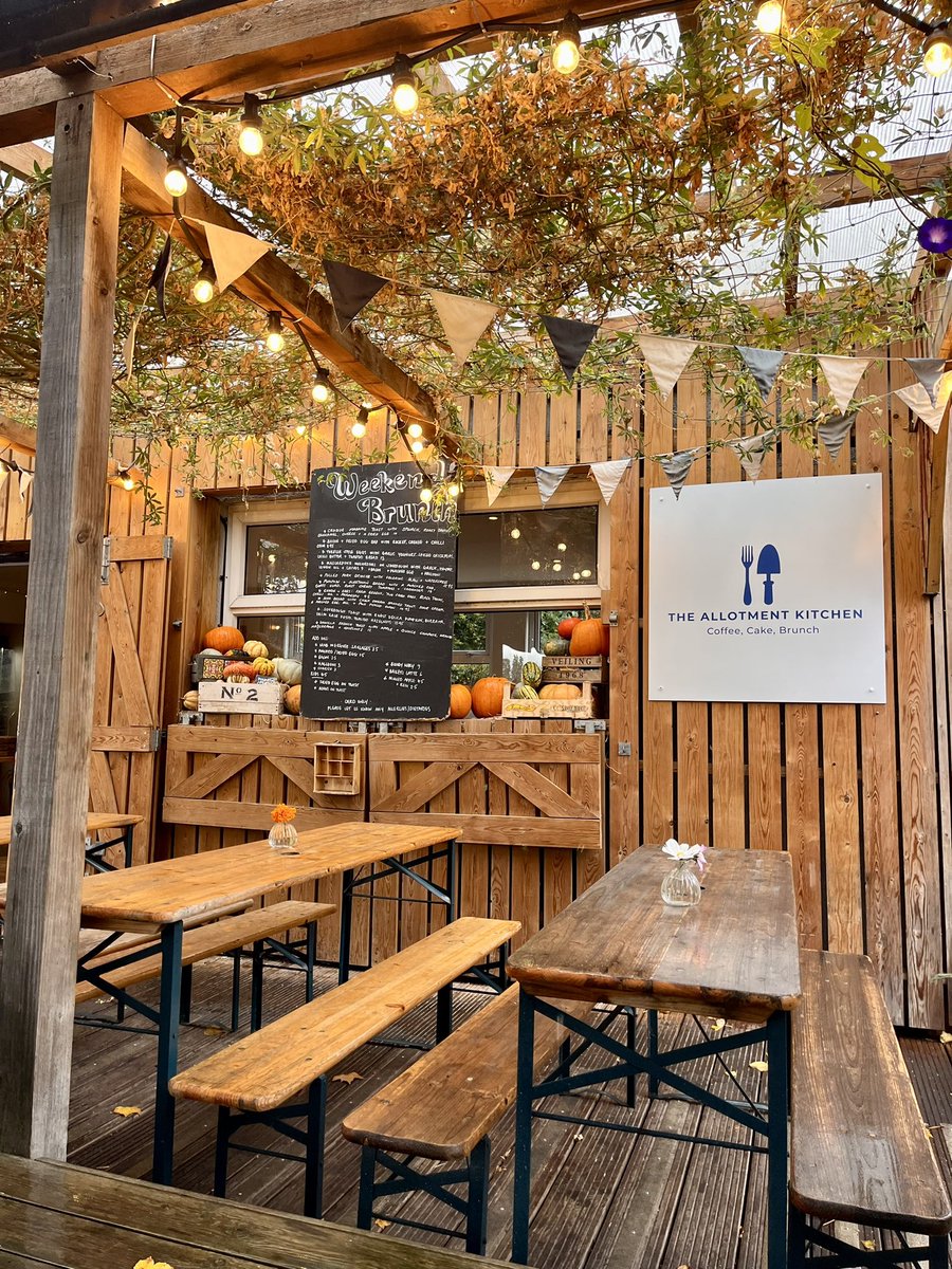 matt_shoreditch's tweet photo. Even in the rain, the #AllotmentKitchen shines. Great brunch at @StepneyCityFarm https://t.co/pCOXDUqYHj